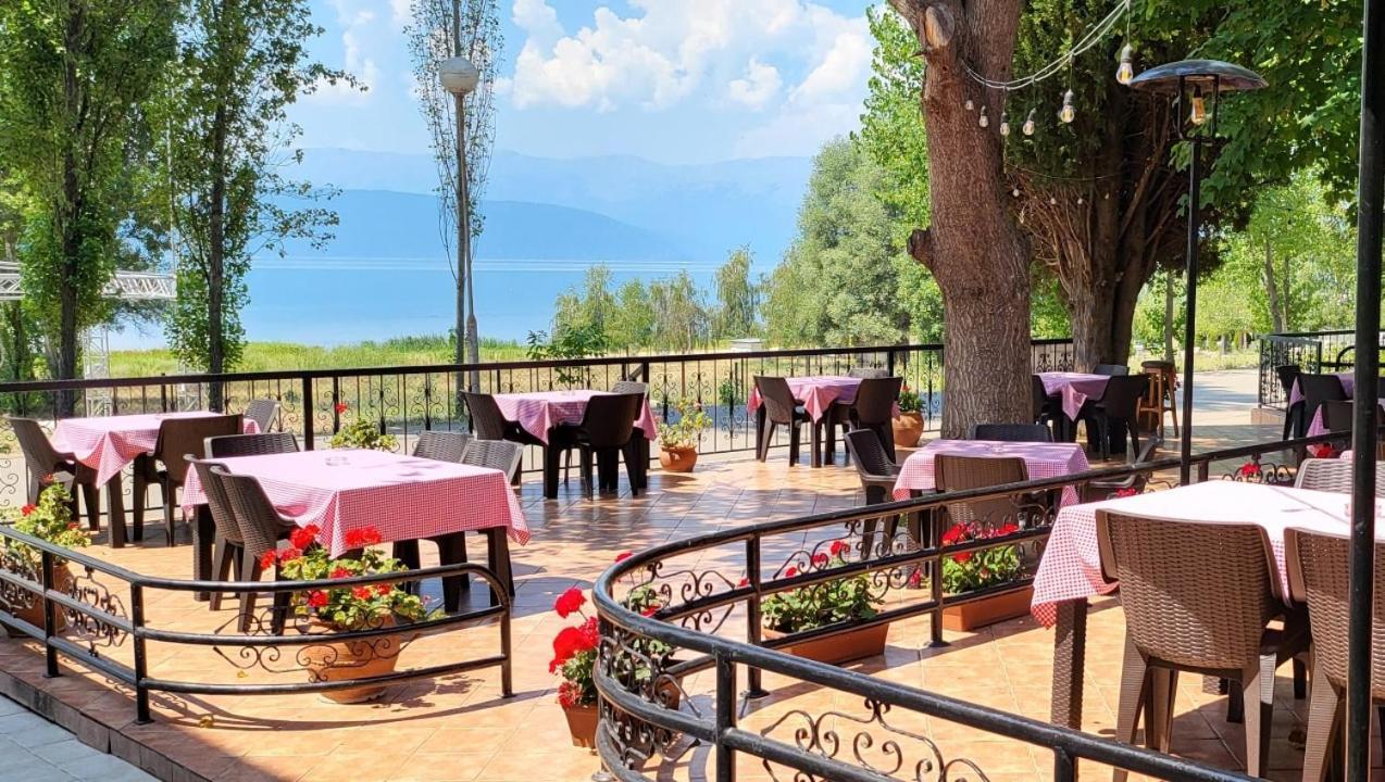 Mayberry Lake - Villa Medijapark Pretor Ngoại thất bức ảnh